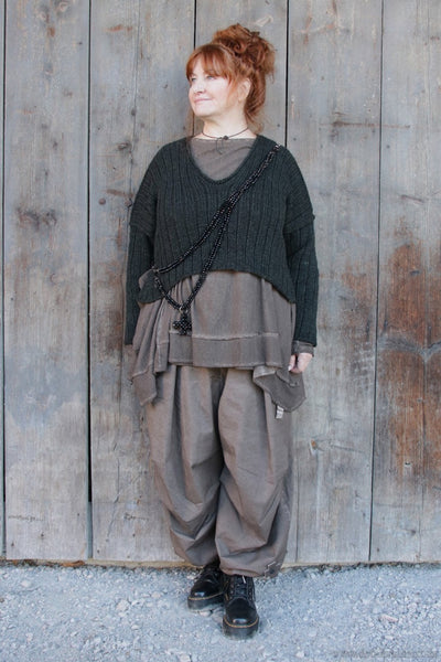 Esmeralda Pullover FRACK im Frackstil in oliv/anthrazit - Merino & Alpaka